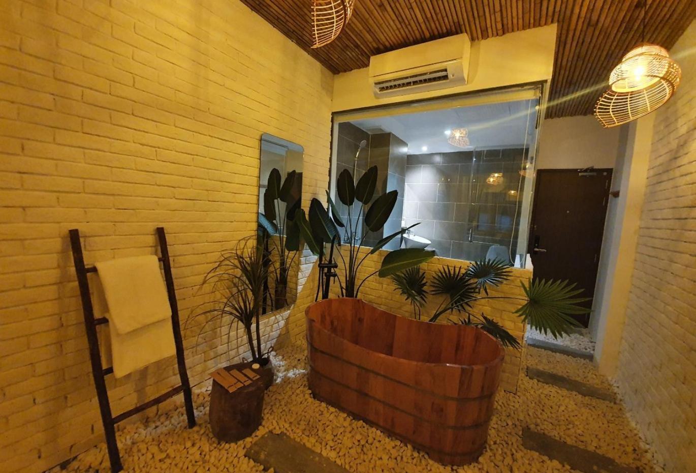 Language Exchange Hotel 3 Ho Chi Minh City Exterior photo